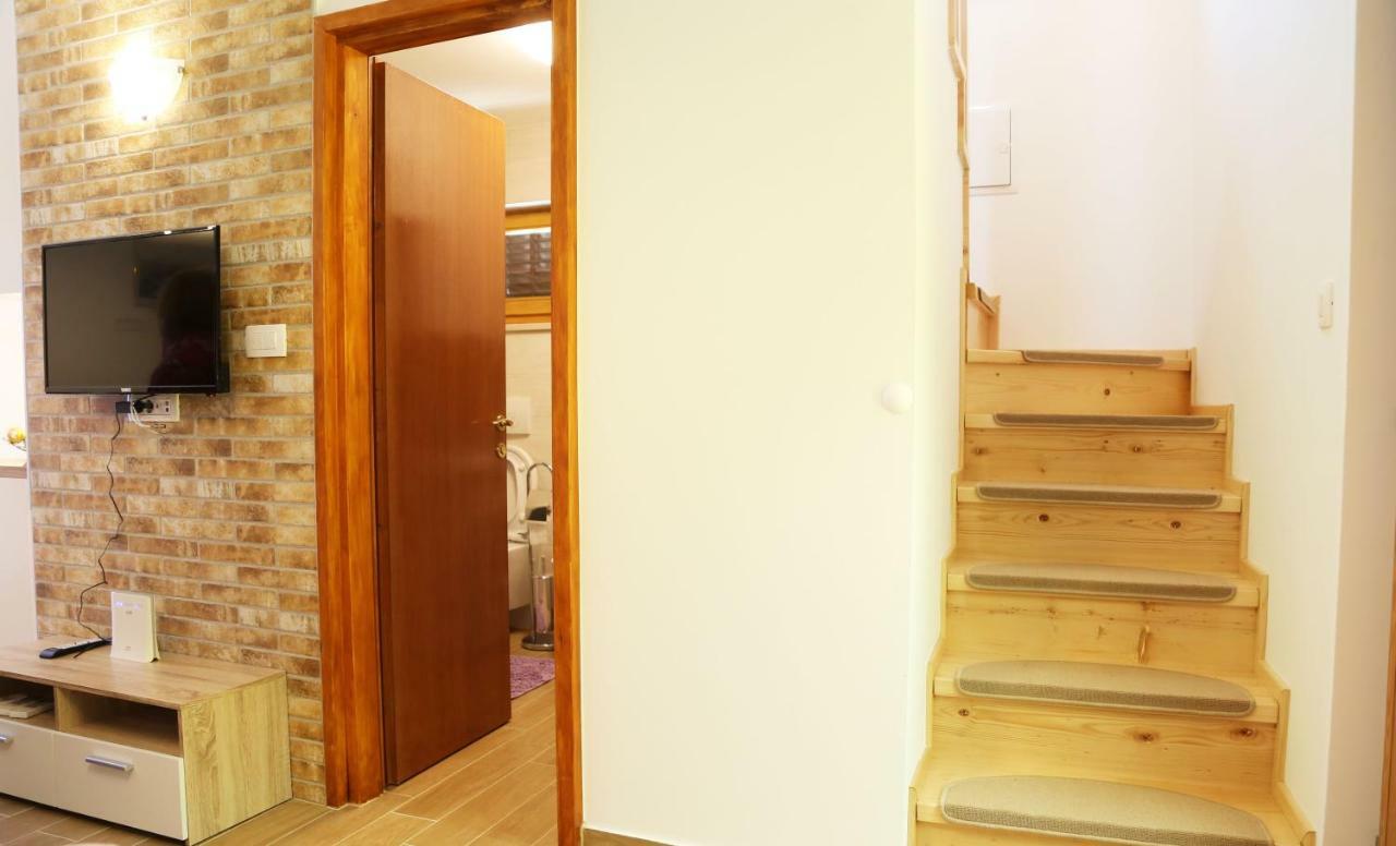 New, Sunny Apartment Surrounded By Nature Omišalj Esterno foto